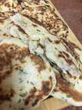 خبز الجبنة في الطاسة
