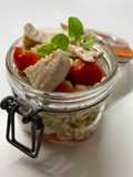 Bicchierini di orzo e pesce spada grigliato