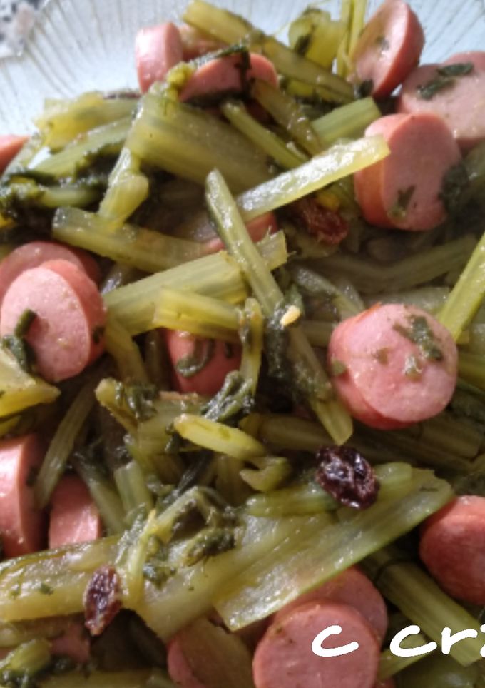 Una foto de Borrajas con salchichas de pollo