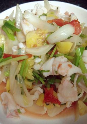 Hình của món Mực xào thập cẩm.
