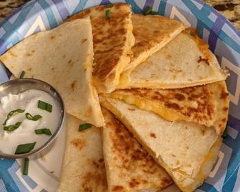 Easy Make Recipe Simple Cheese Quesadilla Practical Delicious