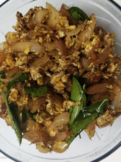 சிம்பிள் முட்டை பொடிமாஸ்(egg podimas recipe in tamil) செய்முறை முக்கிய புகைப்படம்