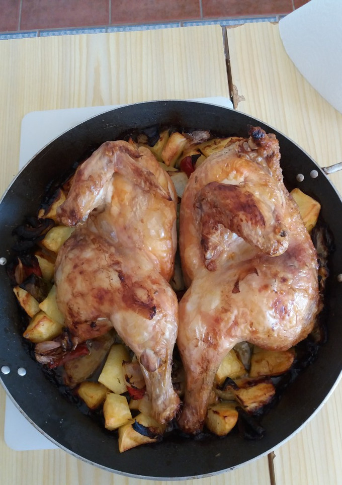 Una foto de Pollo entero al horno