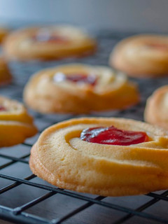 A picture of Strawberry Jam Butter Cookies (Spritz Cookies).