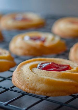 A picture of Strawberry Jam Butter Cookies (Spritz Cookies).