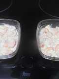 Ensalada de manzana con huevo y gambas saladas