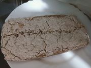 Una foto di pane con fiocchi di avena