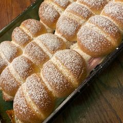 A picture of Monte Cristo Sliders.