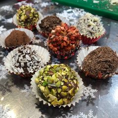 A picture of Easy peasy chocolate truffles.