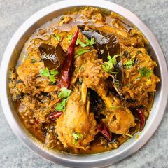 A picture of Dhaba style spicy chicken.