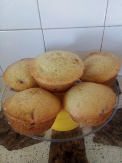 Una foto de Muffins de frutilla