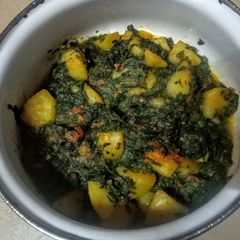 A picture of Aloo Palak.