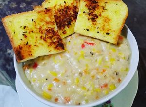 Foto resep Creamy Chicken Corn Soup With Garlic Bread (Sup Krim Jagung)
