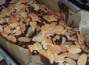 Foto resep Brownies Panggang with Almond Slice (Recommended untuk Dijual)