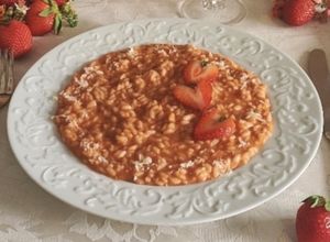 Foto di Risotto con le fragole e pomodorini pachino al timo