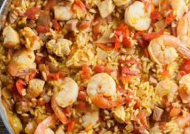 Prawn paella