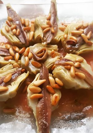 Una foto de Ensalada de alcachofas y anchoas