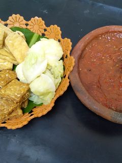 Foto resep Tahu dan Tempe Goreng Sambal Terasi