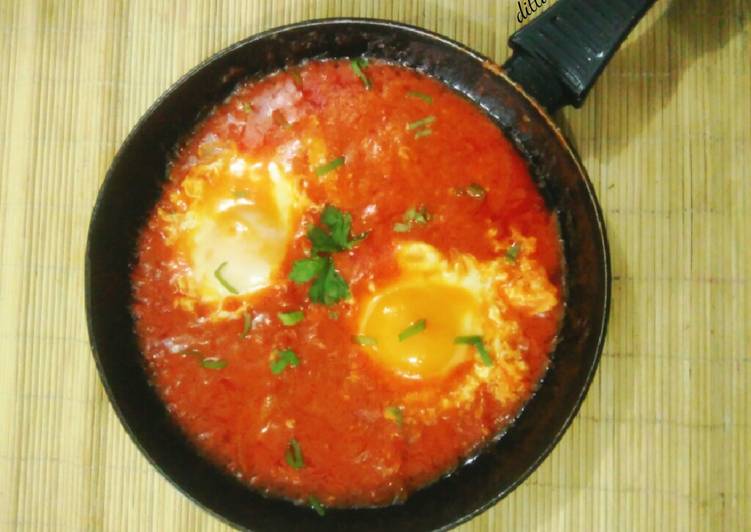Shakshouka (olahan telur dalam saus tomat)