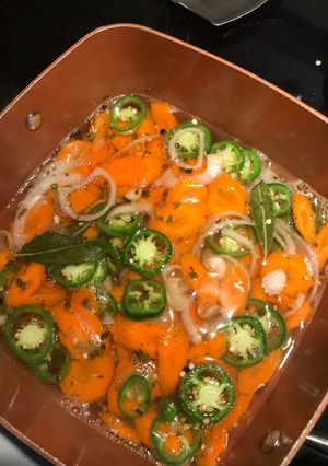 A picture of Classic Mexican Pickled Carrots.