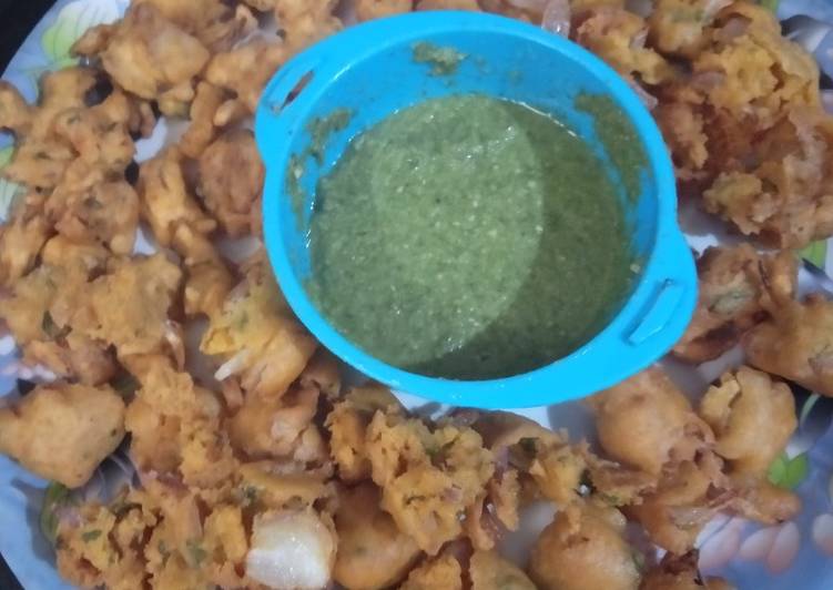 Simple Way to Prepare Any-night-of-the-week Easy and Simple Recipe Lacha Pakode