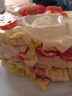 Una foto de Pastel frío de pollo