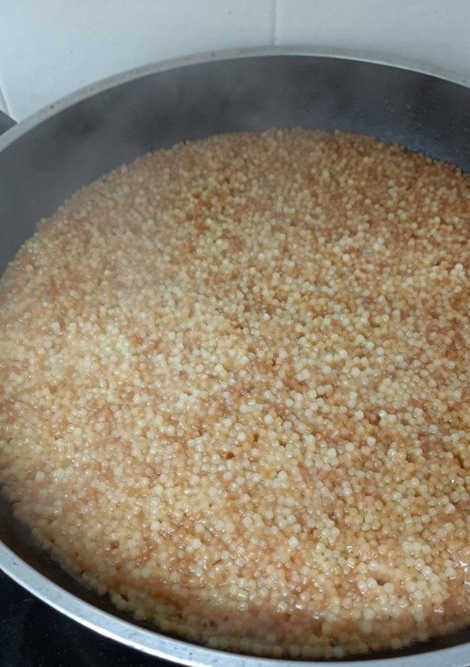 Una foto de Tarhonya - pasta maravilla a la húngara