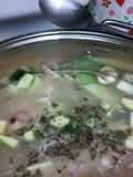Caldo de pollo guisado