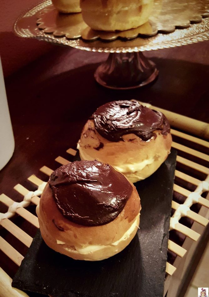 Una foto de Bombas Boston Cream