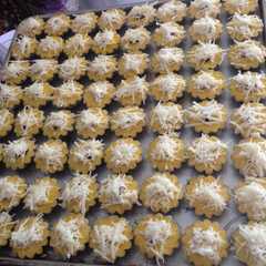 รูปของ Nastar bunga kismis keju (1/2kg terigu)
