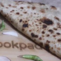 A picture of Aaloo paratha.