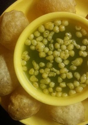 A picture of Pani puri ka pani.