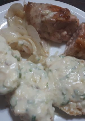 Una foto de Pata muslo relleno con papas