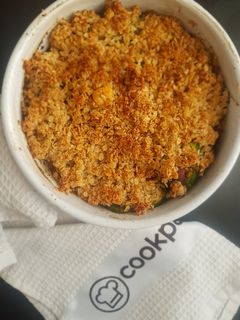 Une photo de Crumble salé courgette feta tomates séchées