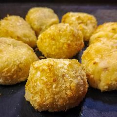 A picture of Ham and Cheese Potato Balls.