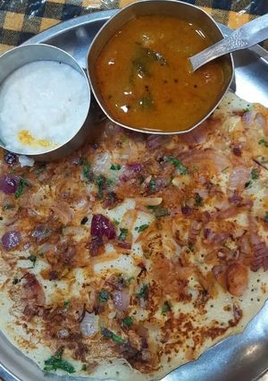 उपमा पिज़्ज़ा (upma pizza recipe in Hindi) रेसिपी मुख्य फोटो