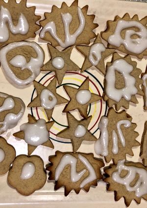 Una foto de Galletitas de jengibre y canela, ideal para las fiestas 🎄
