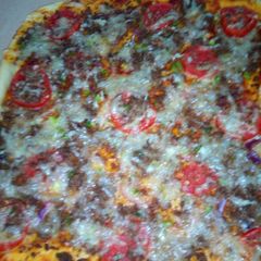 Beef n vegetables pizza A picture of Beef n vegetables pizza.