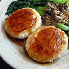 A picture of Healthy Chicken & Tofu Burgers.