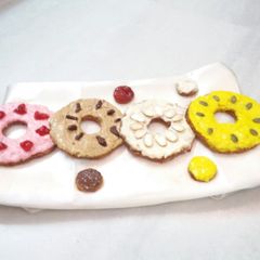 A picture of Desi donuts.