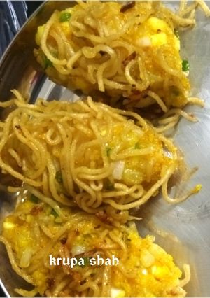 A picture of Cheesy Maggie rolls.