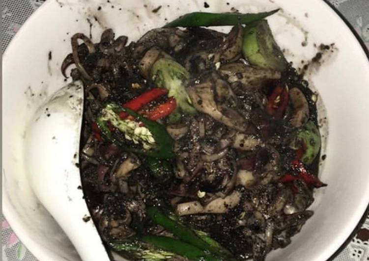 Cara Gampang Menyiapkan Cumi Hitam/Balakutak ala Mahasiswa kalau lagi dirumah 🤤 Anti Gagal