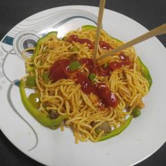 A picture of Chicken and mix vegetable Spaghetti 😋.
