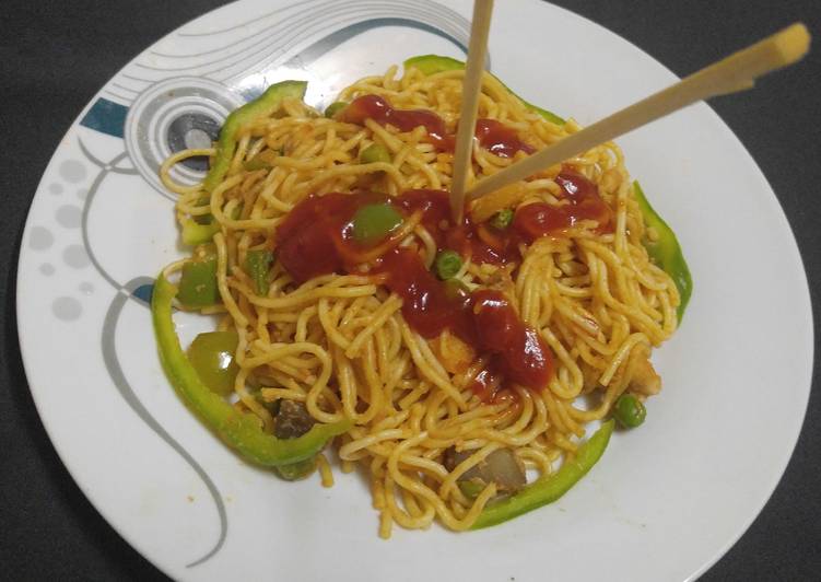 Recipe of Favorite Chicken and mix vegetable Spaghetti 😋