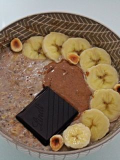 Una foto de Porridge de canela y plátano