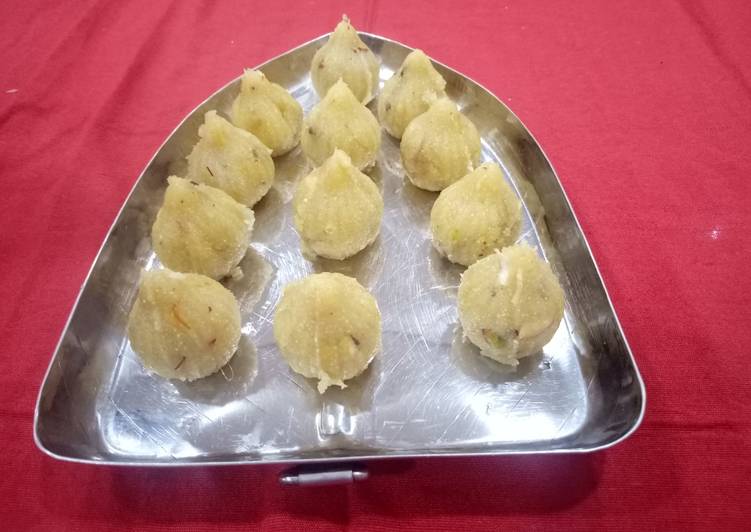 Steps to Prepare Blends Shahi Banana Modak
