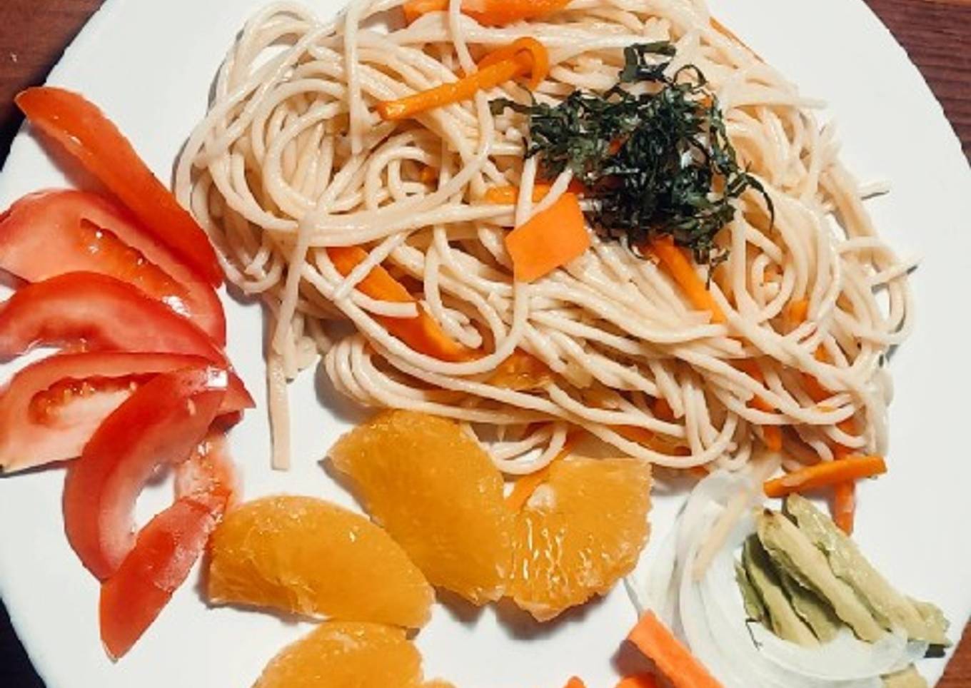 Espagueti con verduras salteadas