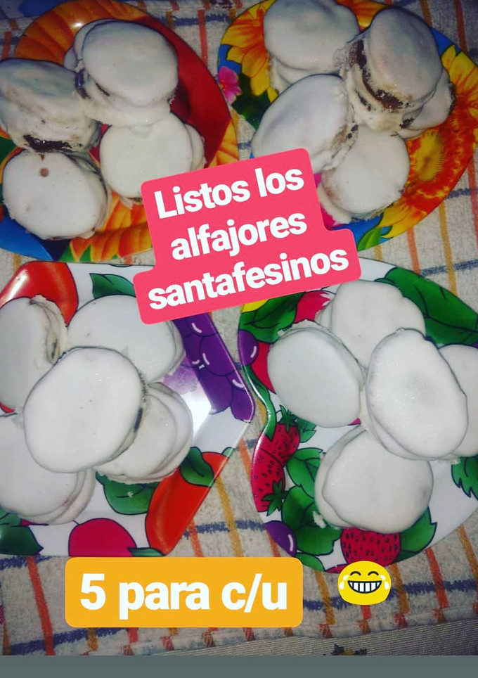 Una foto de Alfajores santafesinos