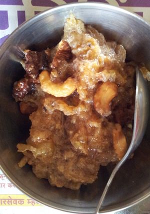 A picture of Apple halwa.