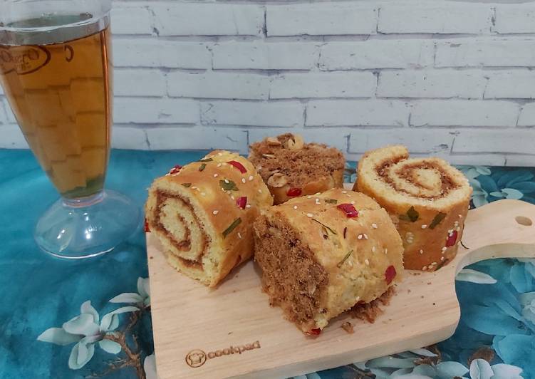 Roti gulung abon
